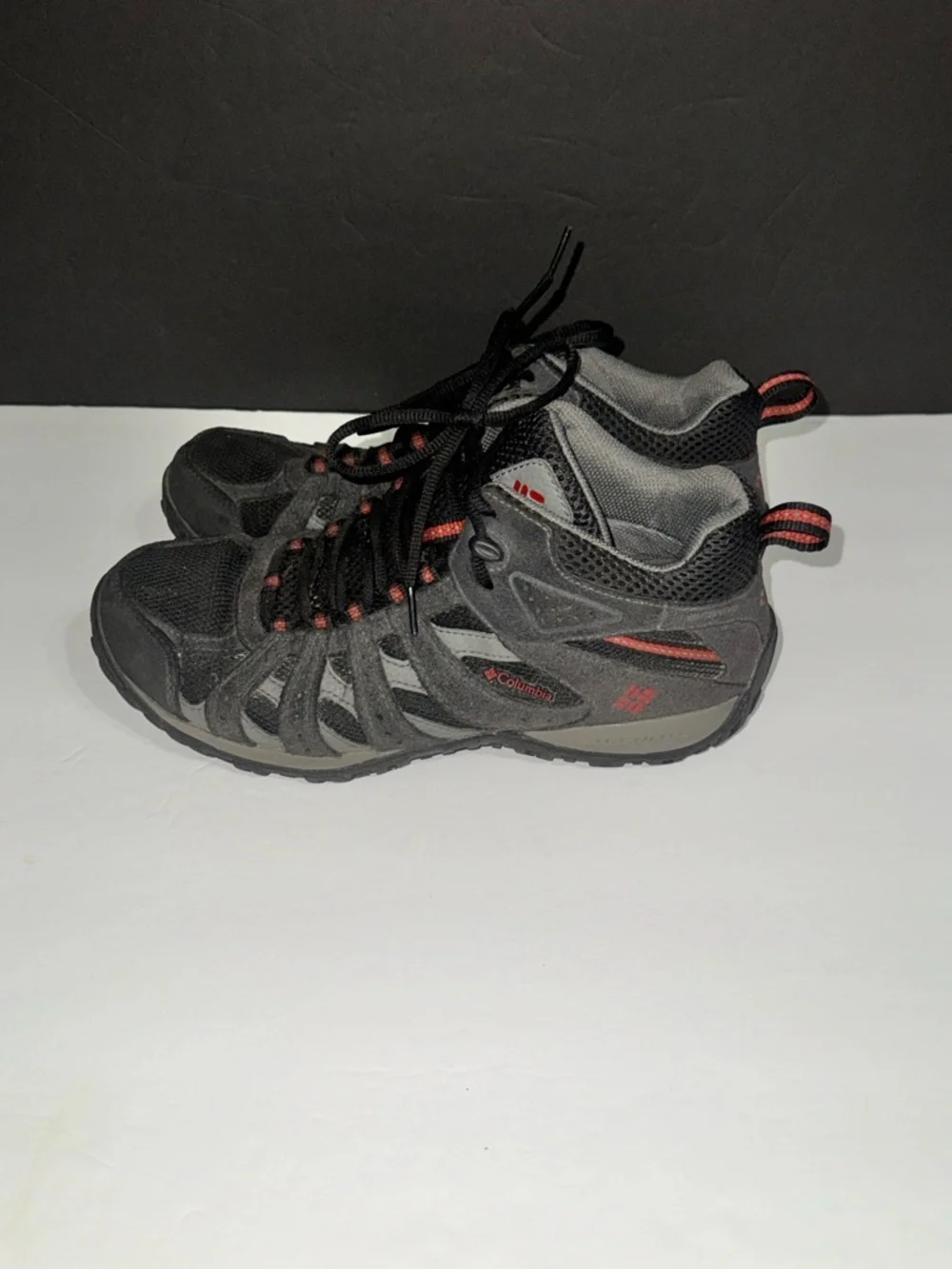 Columbia I Men’s I Boots I Hiking & Trail I Gray and Red I Size 9
